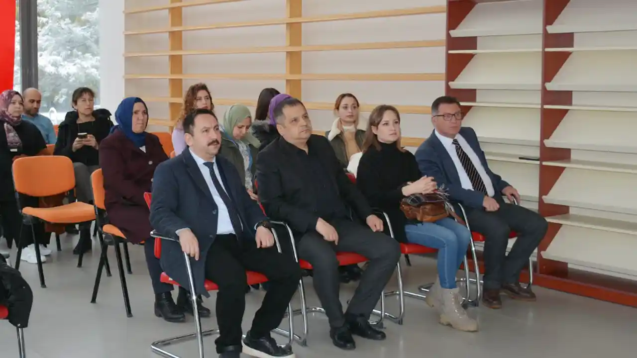 Uşak Kent Konseyi’nden Üniversite Kütüphanesine Anlamlı Destek