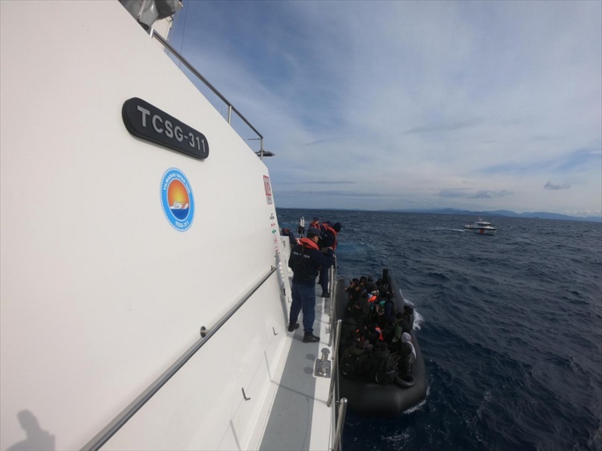 İzmir'de 29 düzensiz göçmen yakalandı