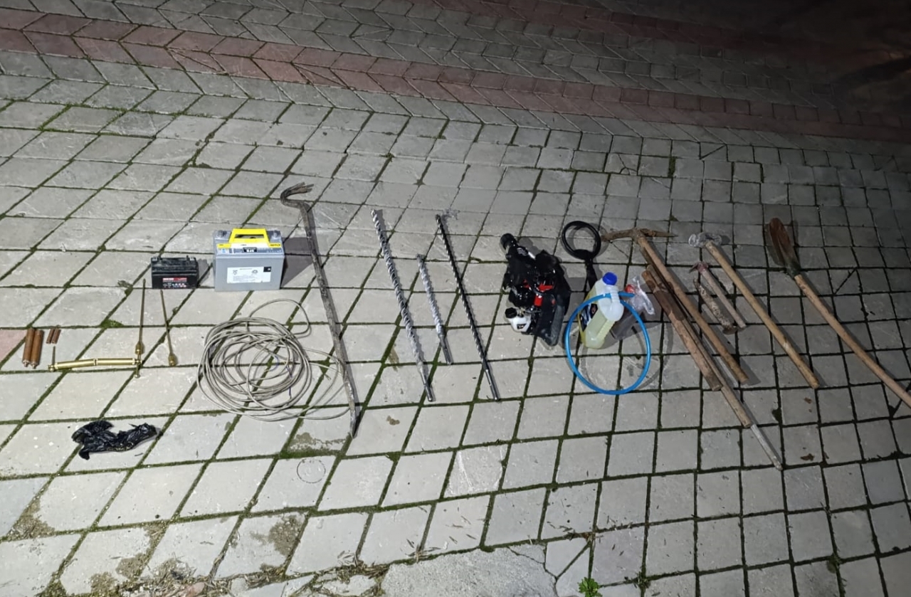 Afyonkarahisar'da kaçak kazı yapan 5 kişi yakalandı