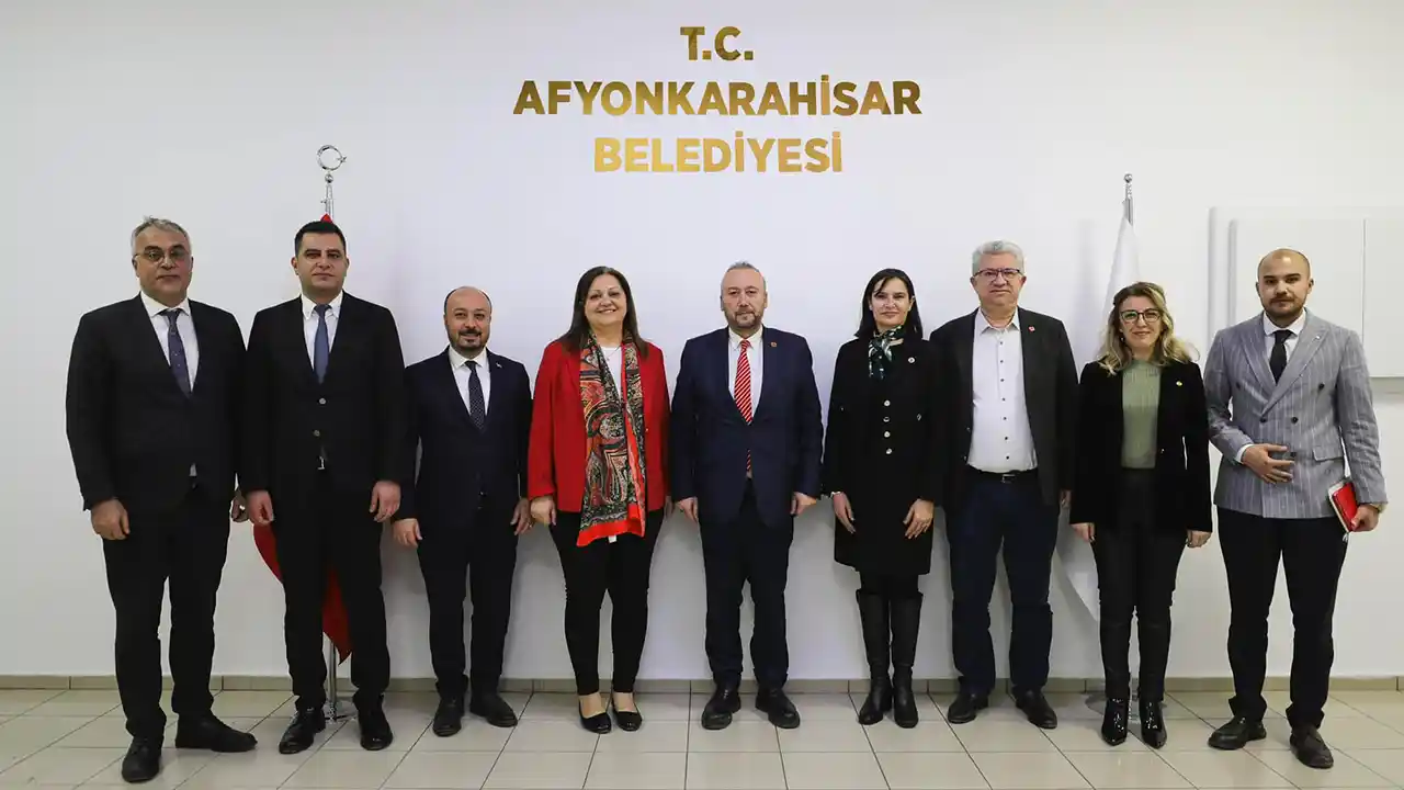 Başkan Yalım, Burcu Köksal’ı Ziyaret Etti