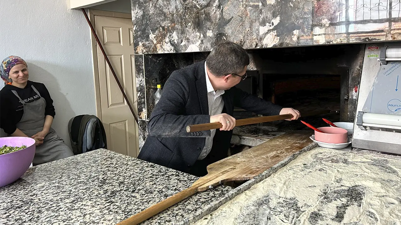 Fırında Kürek, Pazarda Muhabbet! Fahrettin Tuğrul’dan Esnaf Ziyareti