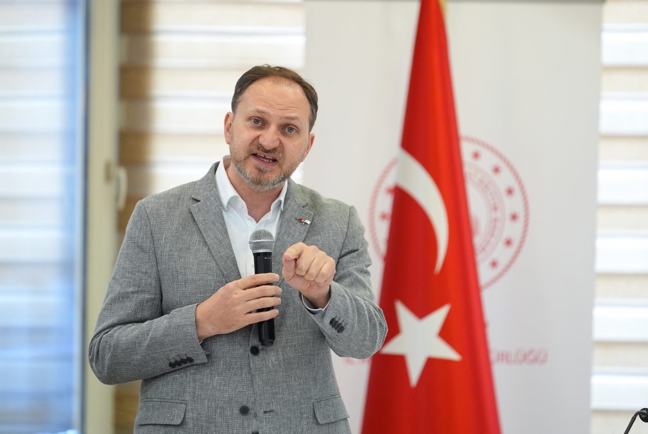 İzmir'de bağımlılıkla mücadele seminerleri düzenlendi