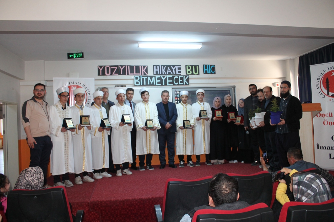Çay'da "hafızlık merasimi" düzenlendi