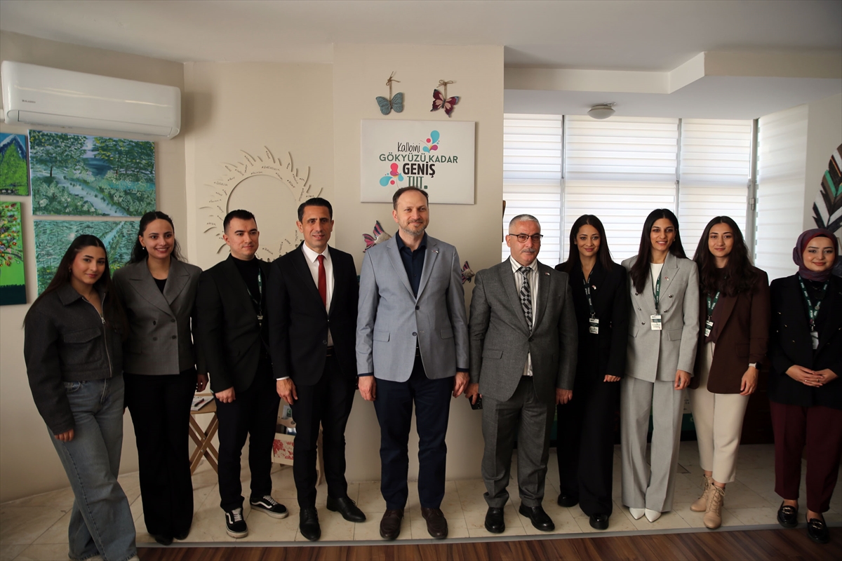 Yeşilay Genel Başkanı Dinç, Aydın'da ziyaretlerde bulundu