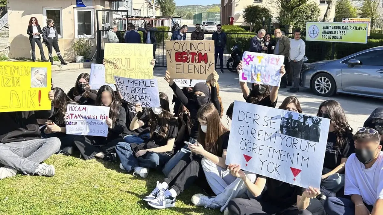 Uşak ŞAKAL Öğrencilerinden Sessiz Protesto