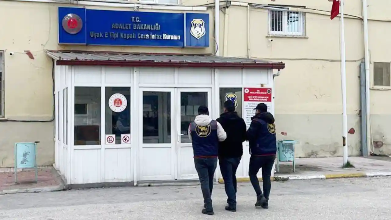 Uşak'ta Firarilere Cezaevi Yolu Görüldü: 13 Kişi Tutuklandı