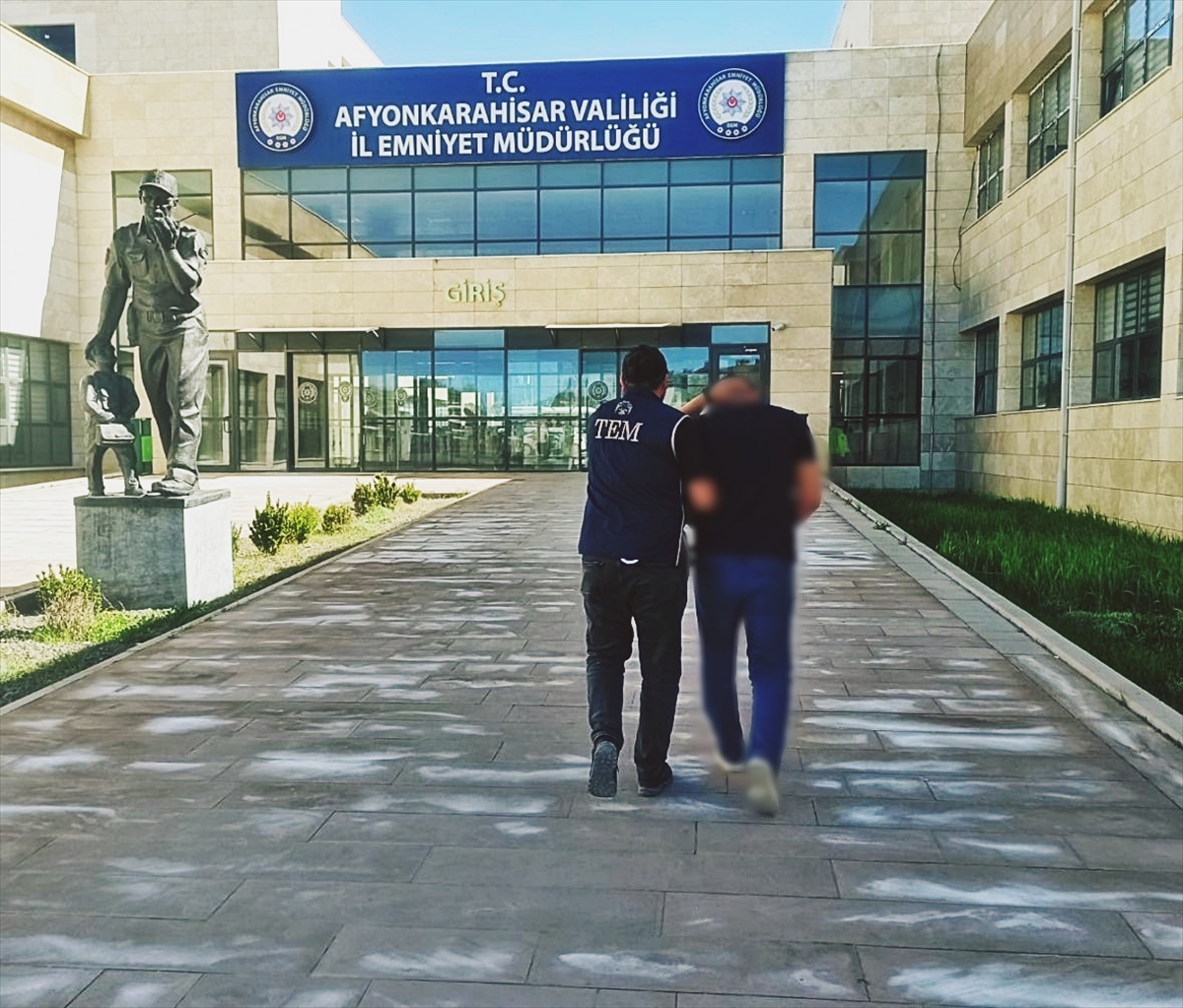 Afyonkarahisar'da firari FETÖ hükümlüsü eski üsteğmen yakalandı