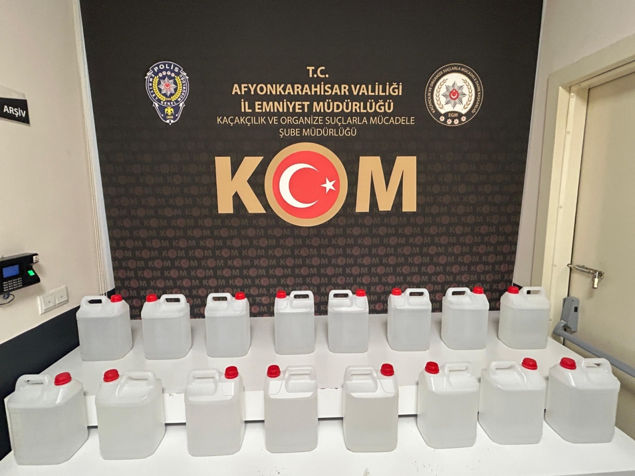 Afyonkarahisar'da 80 litre etil alkol ele geçirildi