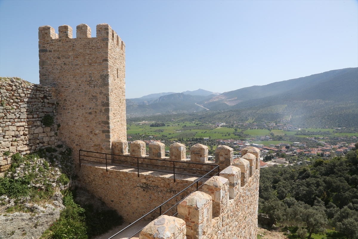 Beçin Antik Kenti'ndeki kale duvarları, burçlar ve sarnıç restore edilerek ayağa kaldırıldı