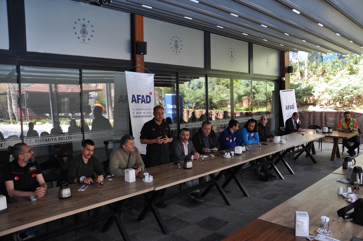 Kütahya'da AFAD İl Müdürlüğü akredite AFAD ekipleriyle buluştu