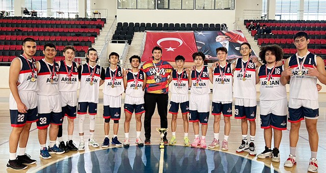 LİSELER ARASI GENÇ ERKEKLER BASKETBOL LİGİ’NİN ŞAMPİYONU “UŞAK ARHAN KOLEJİ”