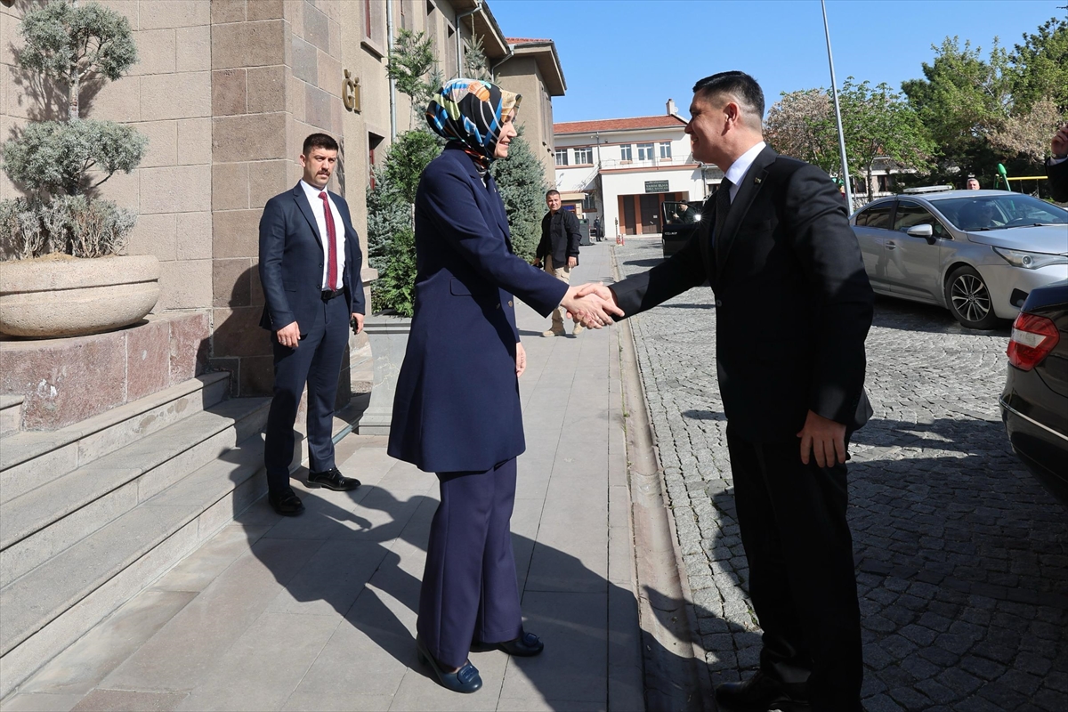 Türkmenistan'ın Ankara Büyükelçisi İşanguliyev, Afyonkarahisar'da ziyaretlerde bulundu