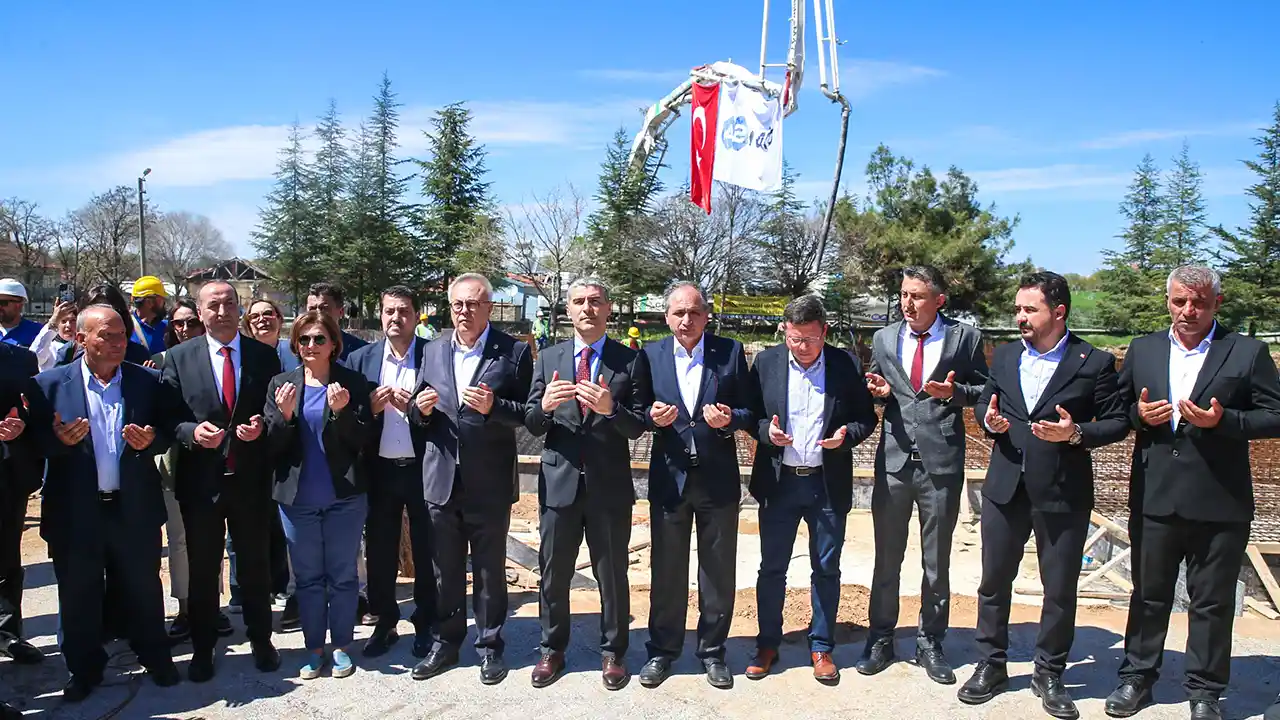 Uşak’ta 8 Derslikli Okulun Temeli Atıldı