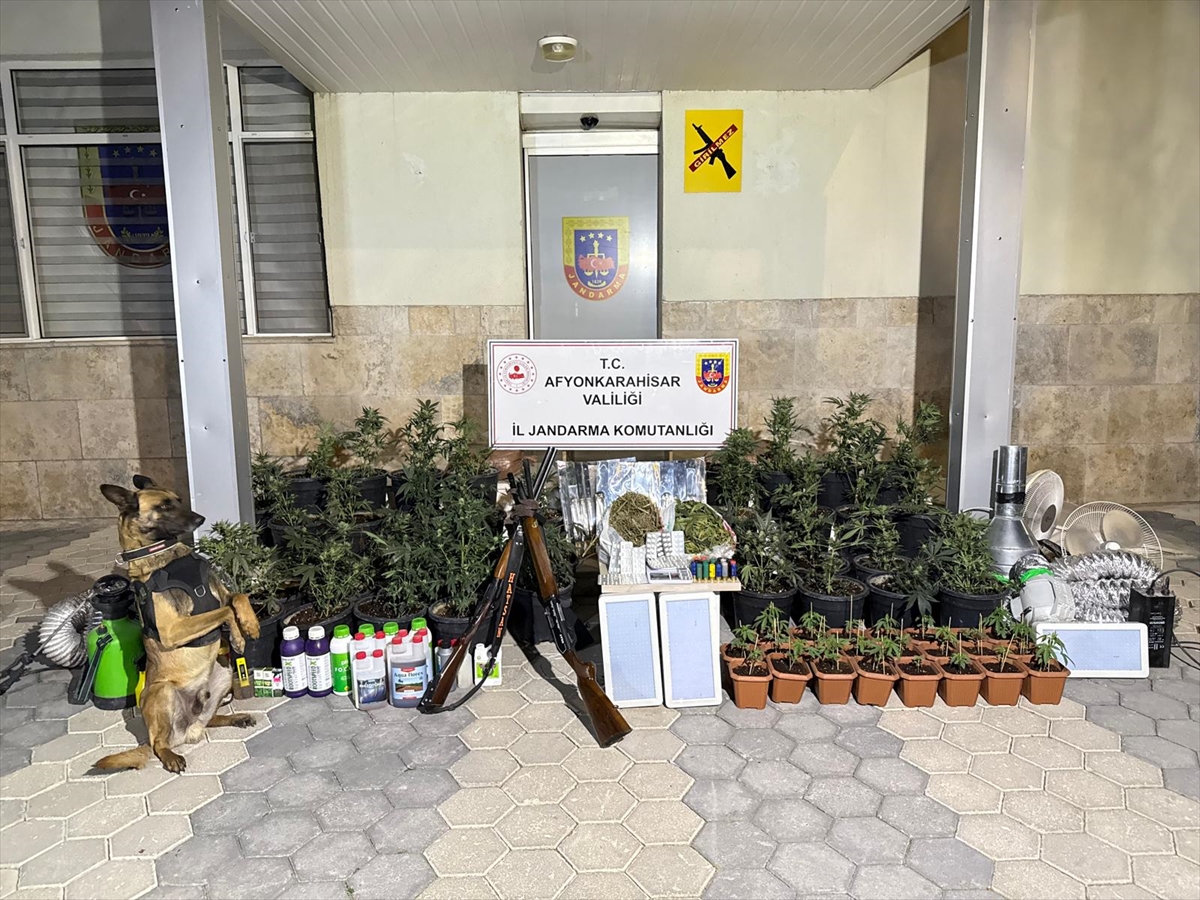 Afyonkarahisar'da uyuşturucu operasyonunda 2 şüpheli yakalandı