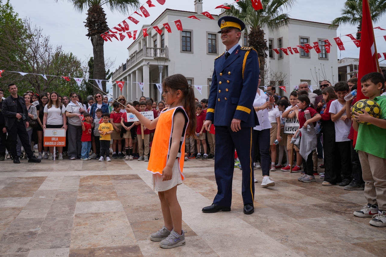 Marmaris'te "23 Nisan Sokağı"nda bayram coşkusu yaşandı