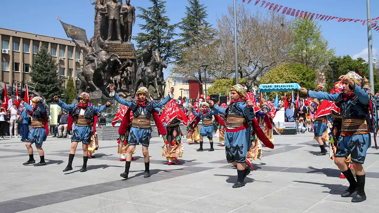 23 Nisan Çocuk Bayramı Uşak'ta Coşku ve Sevinçle Kutlandı