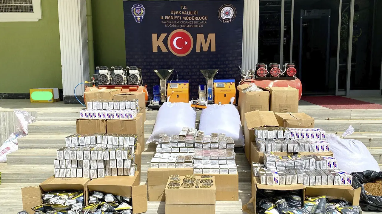 Uşak Polisi Kaçak Tütüne Geçit Vermedi! 5 Gözaltı
