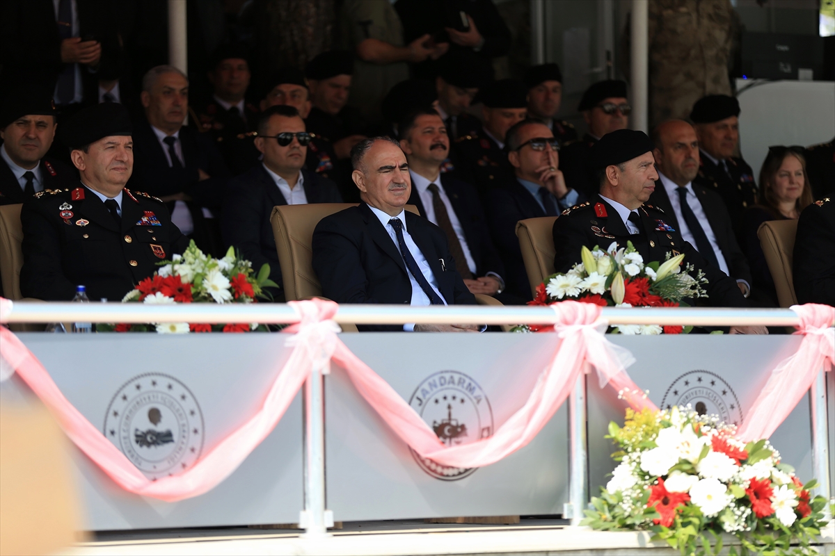 Manisa'da komando eğitimi alan 1761 uzman erbaş mezun oldu