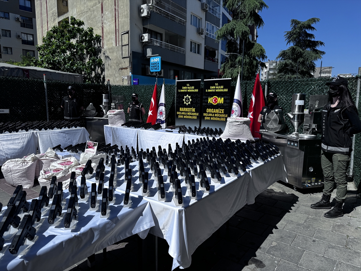 İzmir'de 464 silah ele geçirildi, 137 şüpheli tutuklandı