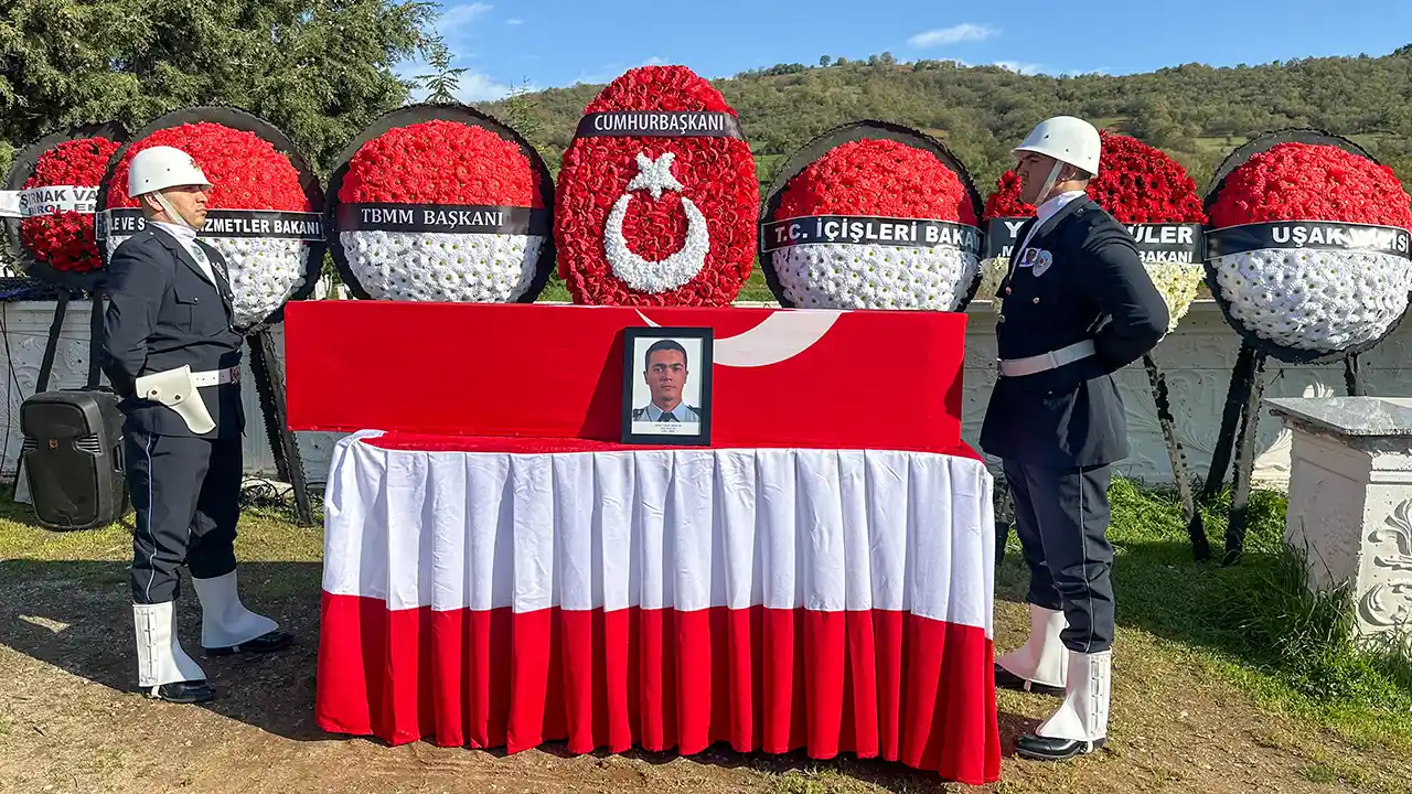 Polis Memuru Zeki Bacak Uşak'ta Son Yolcuğuna Uğurlandı
