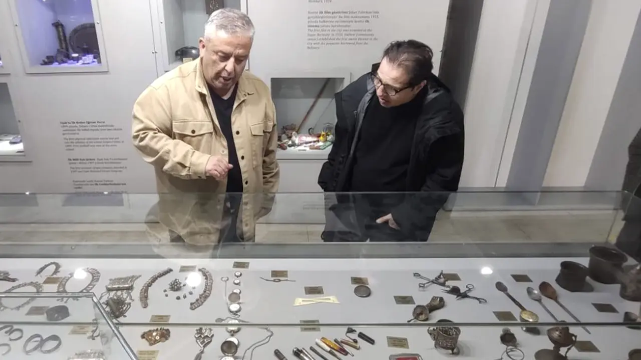 Fazıl Say Uşak Kent Tarihi Müzesi’ni Ziyaret Etti, Bu Akşam Sahne Alacak