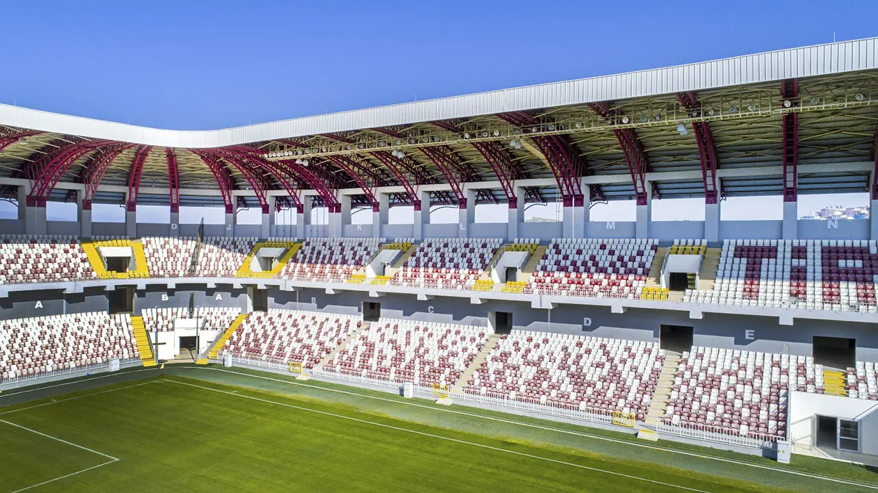 Tire UEFA Stadı Yaptı, Uşak 1962’den Kaldı: Bu Adalet mi?