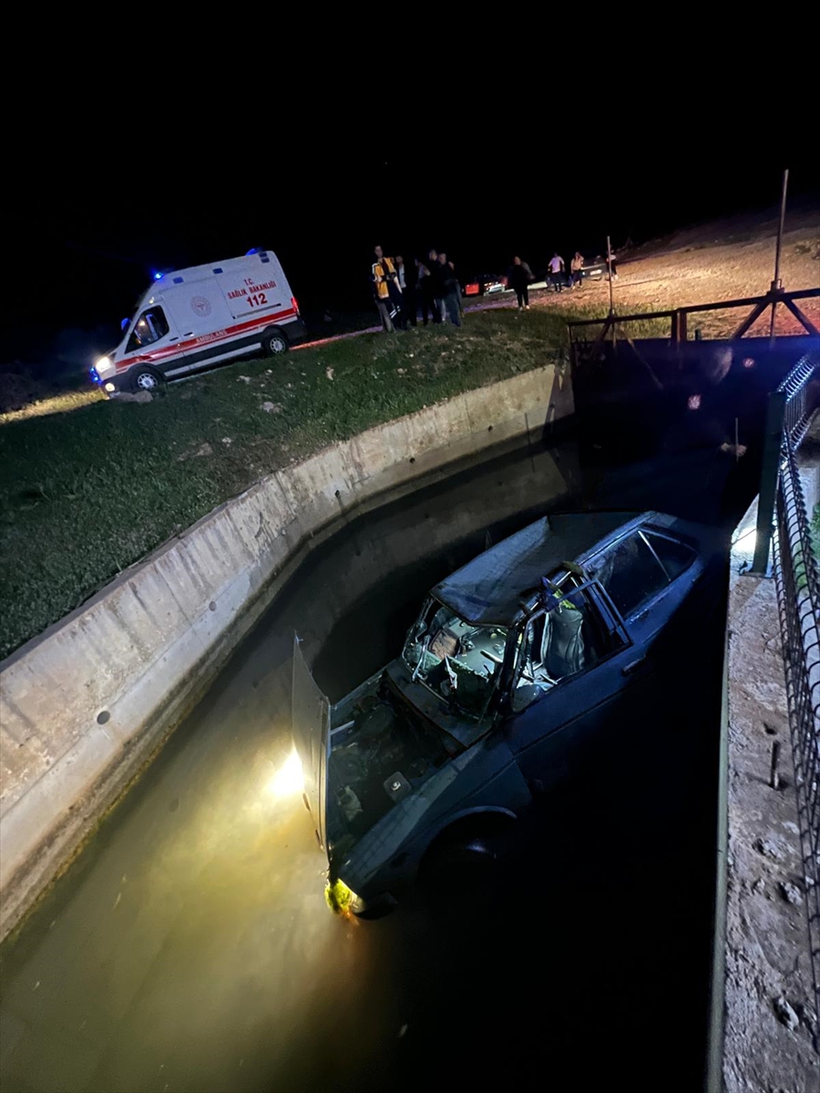 Aydın'da sulama kanalına düşen otomobilin sürücü yaralandı