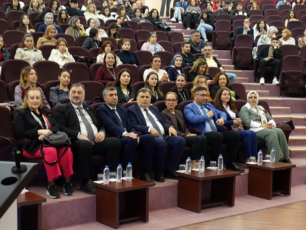 Manisa'da madde bağımlılığıyla mücadele paneli düzenlendi