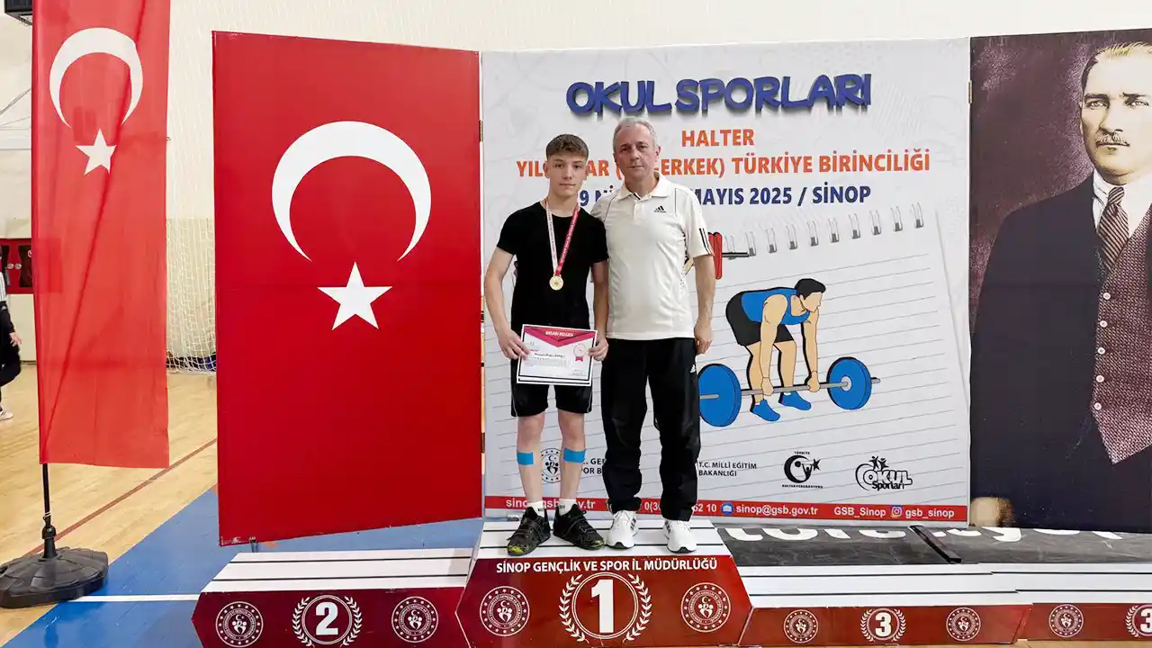 Halterde Büyük Başarı: Uşaklı Genç Türkiye Şampiyonu