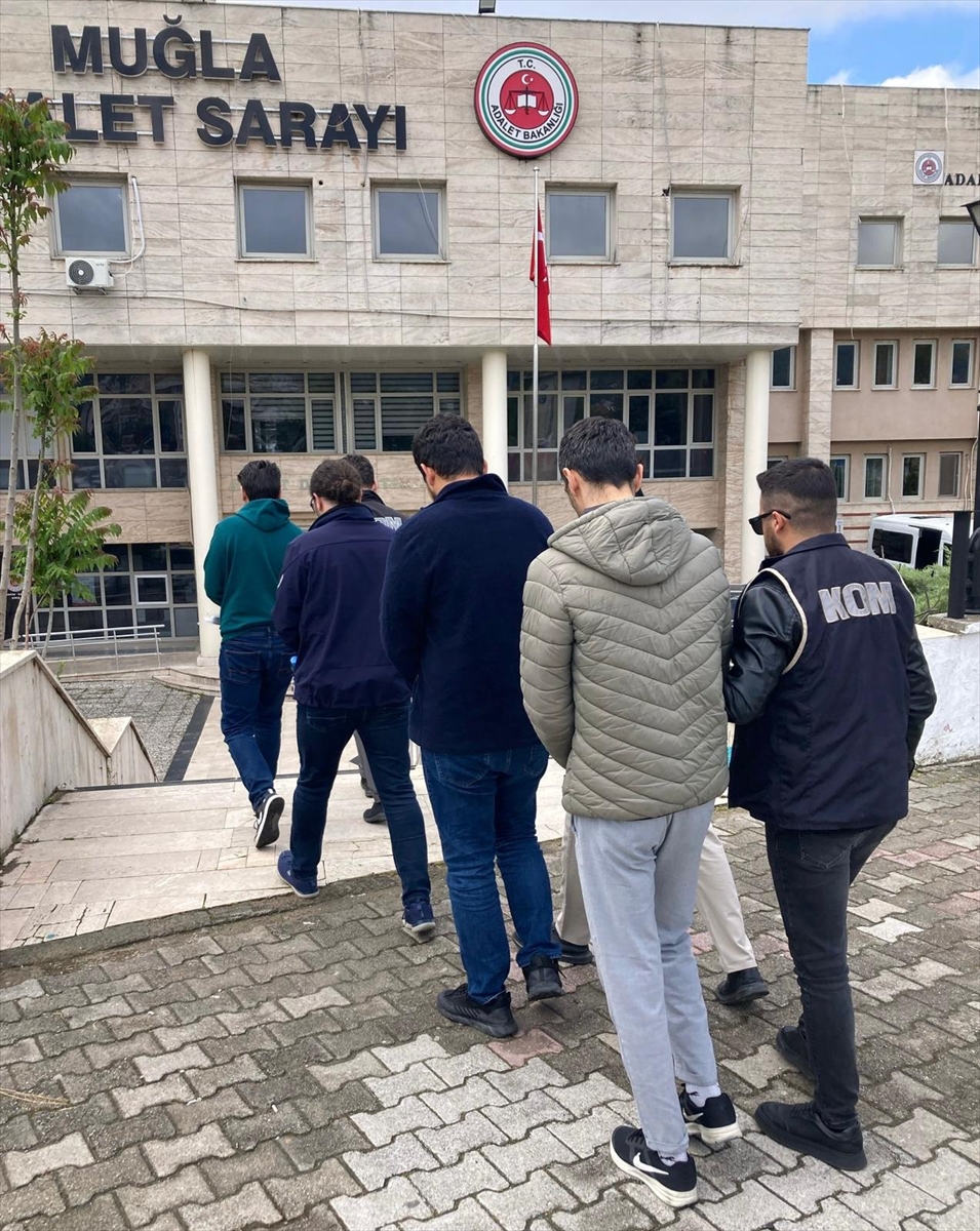 Muğla ve Manisa'da FETÖ operasyonunda 2 zanlı tutuklandı