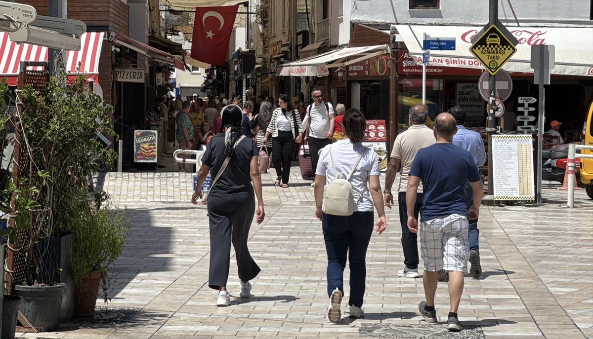 Antalya ve Muğla sahillerinde güneşli hava yoğunluğu
