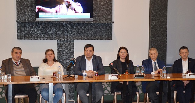 UŞAK BELEDİYE BAŞKANI MEHMET ÇAKIN, 10 OCAK ÇALIŞAN GAZETECİLER GÜNÜNDE UŞAKLI BASIN MENSUPLARIYLA KAHVALTIDA BULUŞTU