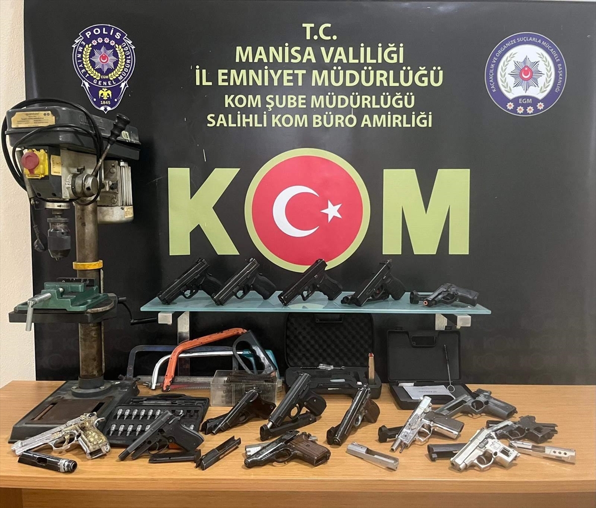 Manisa'da yasa dışı silah ticareti yaptığı iddia edilen şüpheli tutuklandı