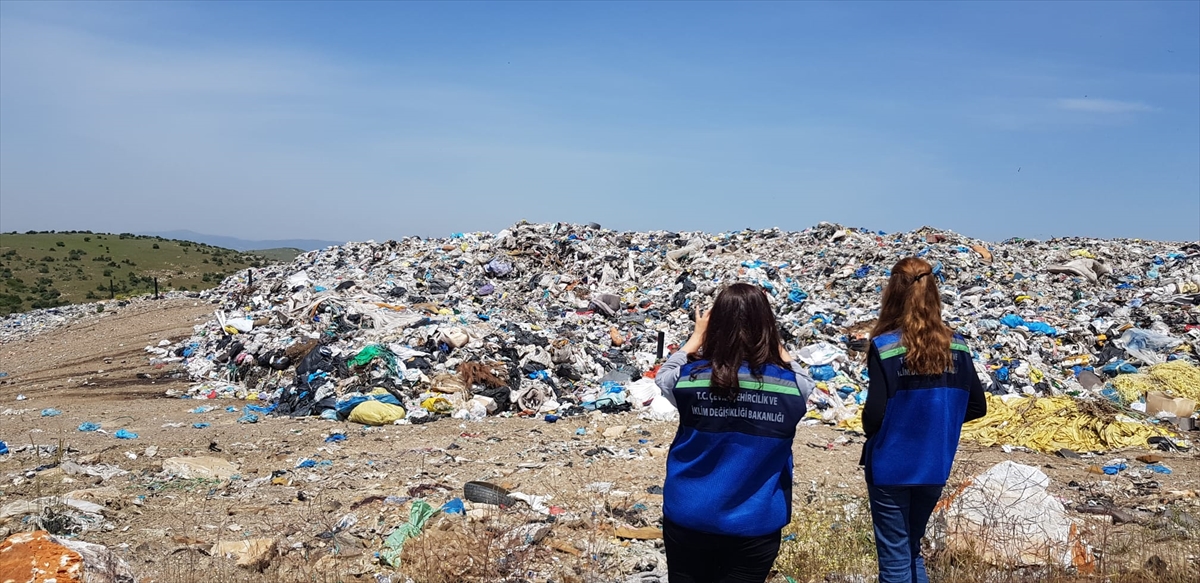 İzmir Büyükşehir Belediyesine açık alanda "vahşi çöp depolama" cezası