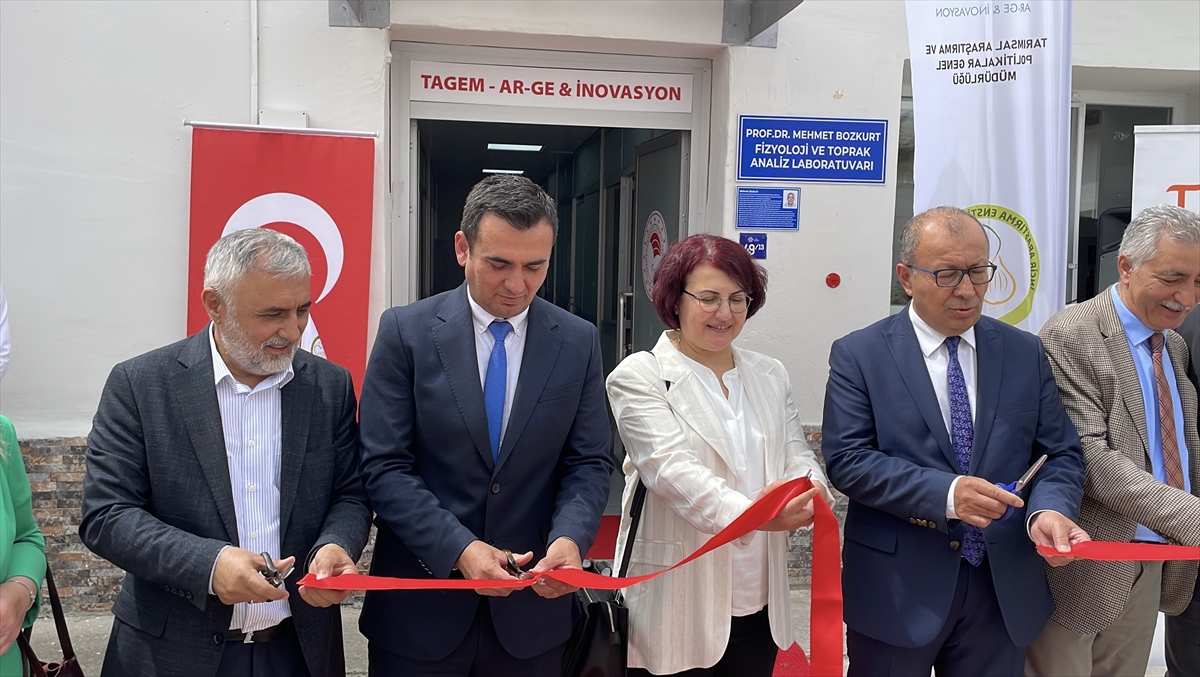 İncir Araştırma Enstitüsü'nde fizyoloji ve toprak analiz laboratuvarı açıldı
