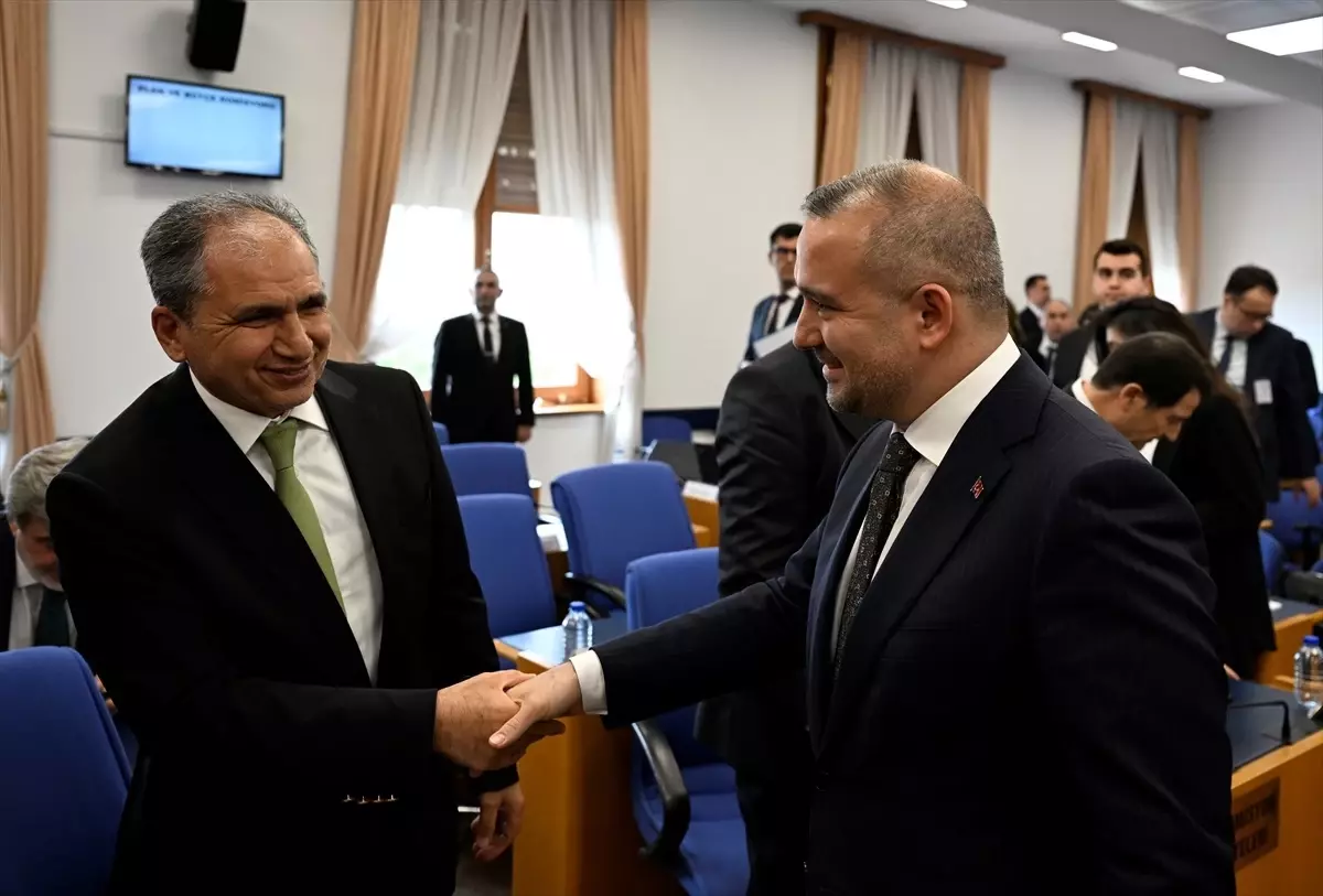 Milletvekili Güneş: “Halka Döviz Satışı Yasaklanmalıdır”