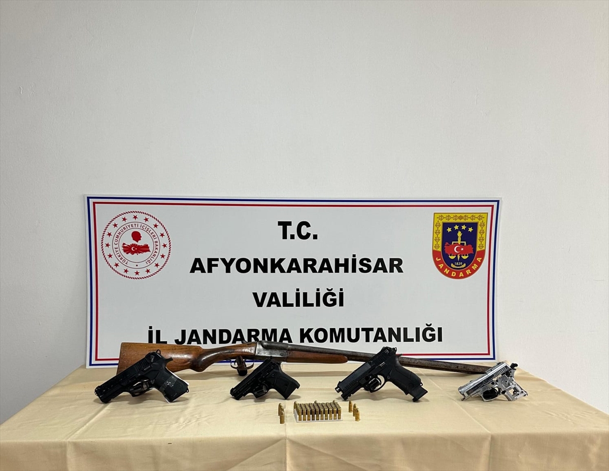 Afyonkarahisar'da düğünlerde havaya ateş eden 10 kişiye 42 bin 462 lira ceza