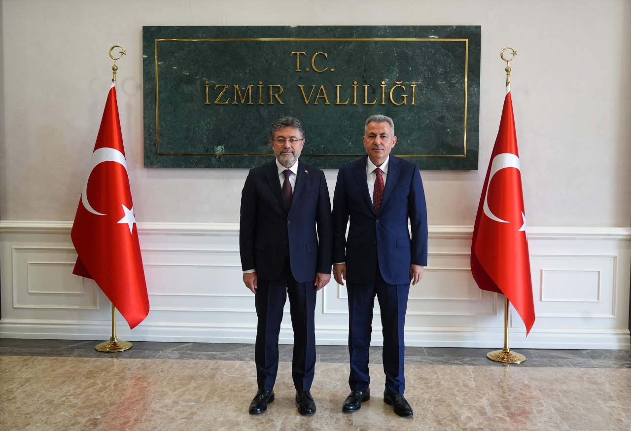 Tarım ve Orman Bakanı Yumaklı, İzmir Valiliğini ziyaret etti