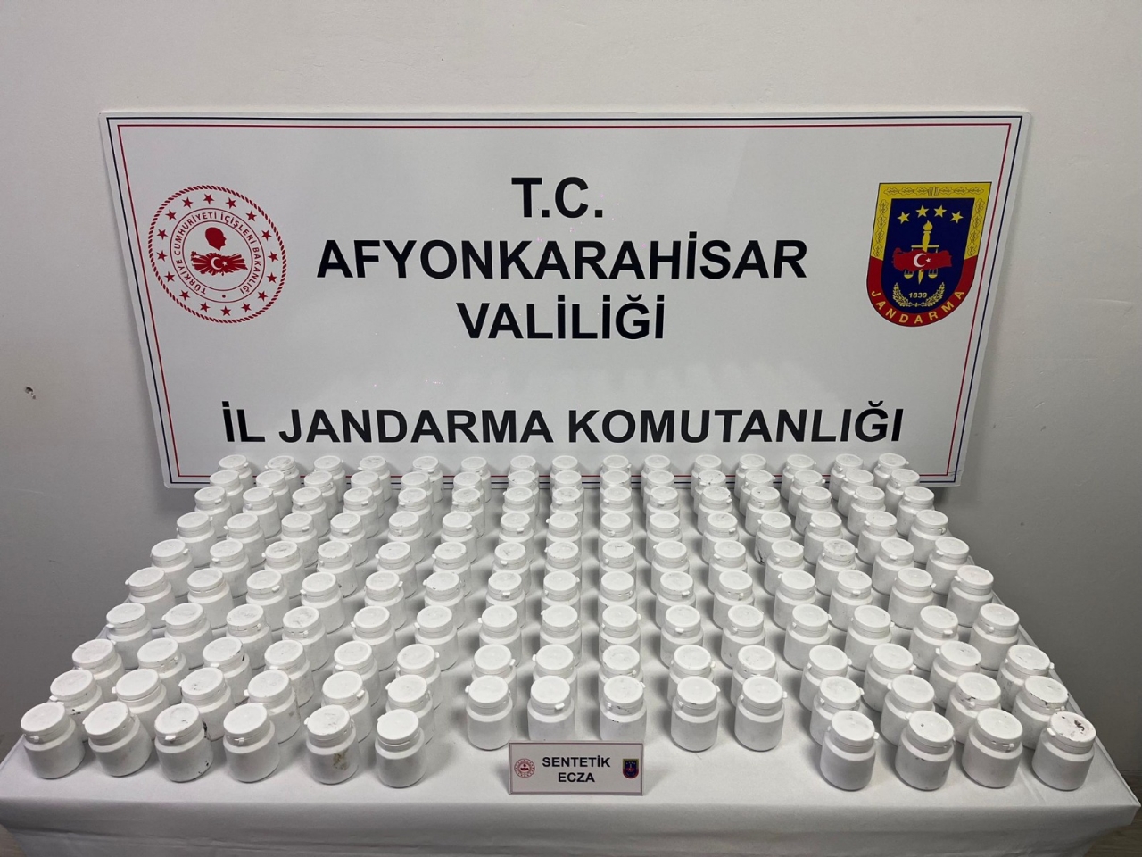 Afyonkarahisar'da uyuşturucu operasyonunda 2 şüpheli yakalandı