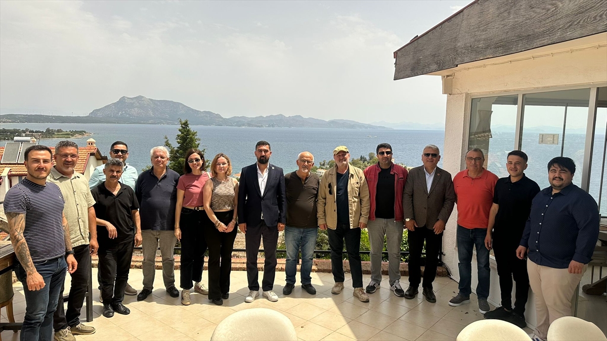 MHP Datça İlçe Başkanı Oğuzhan Özçelik basın mensuplarıyla bir araya geldi