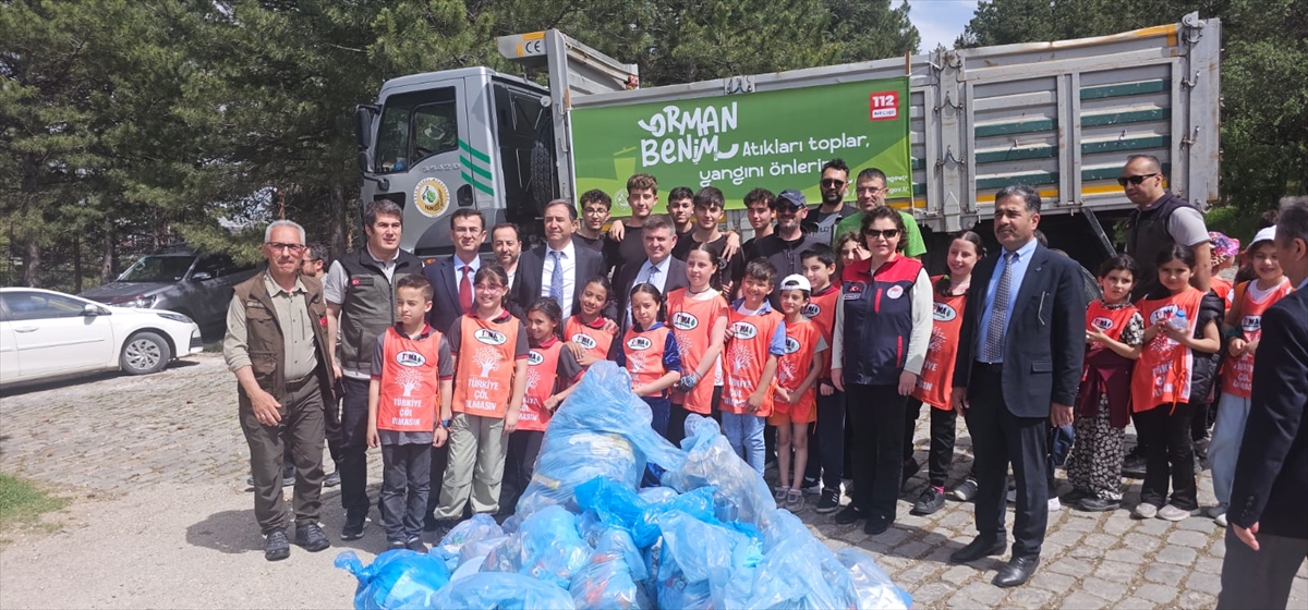 Afyonkarahisar'da "Orman Benim" etkinliğiyle çevre temizliği yapıldı