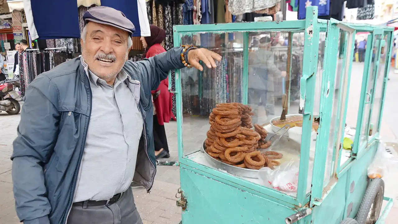 Uşak Sokaklarının Neşesi: Tatlıcı "Corç Ahmet"