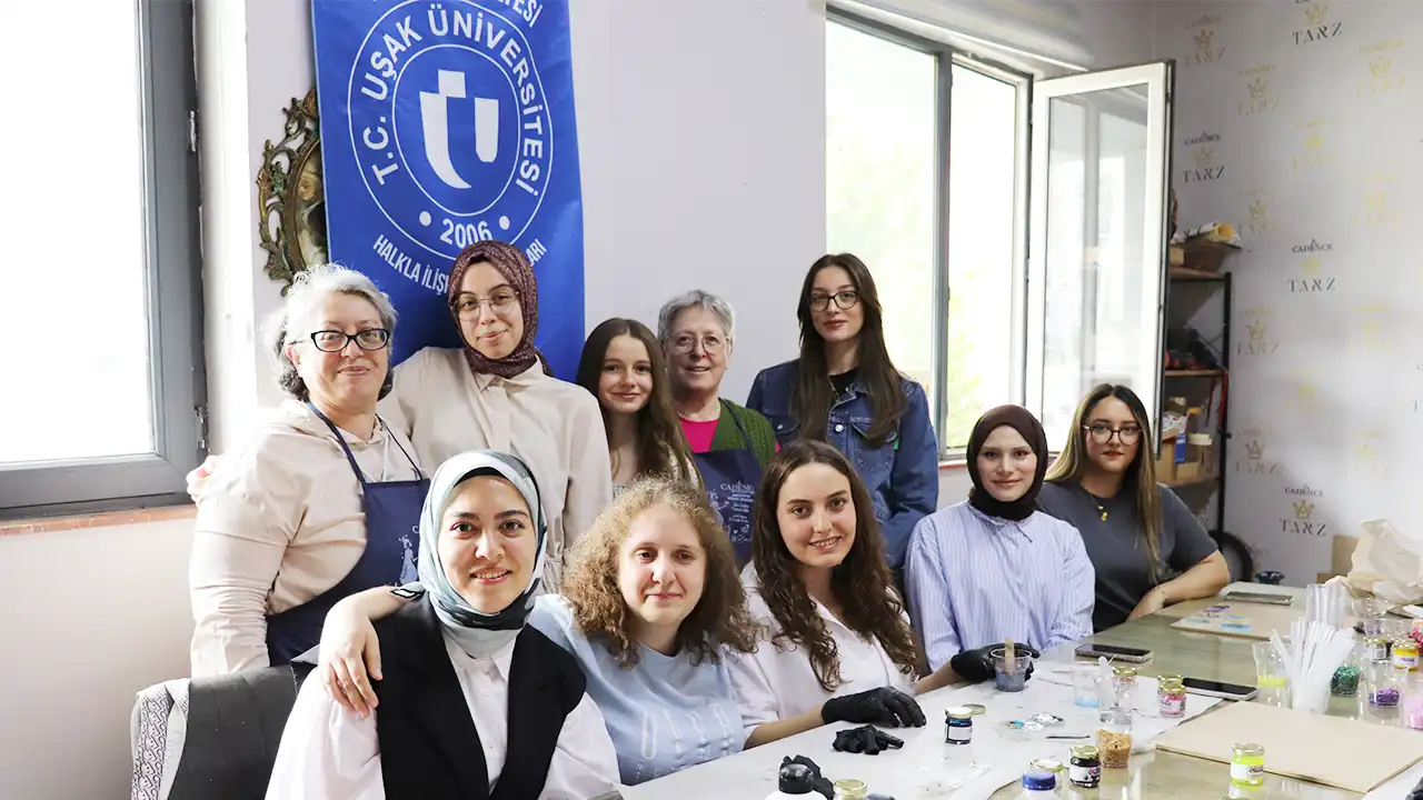 “Hayalden Tasarıma”: Uşaklı Gençler Epoksi Sanatıyla Buluştu