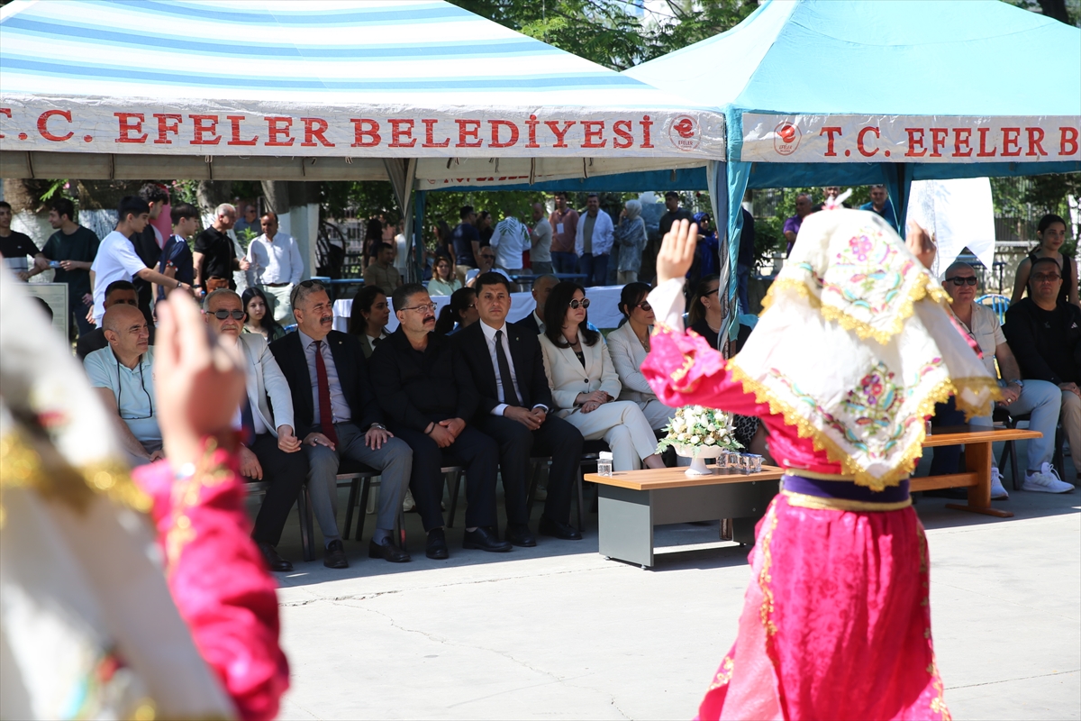 Efeler'de lise öğrencilerinden teknoloji ve bahar şenliği