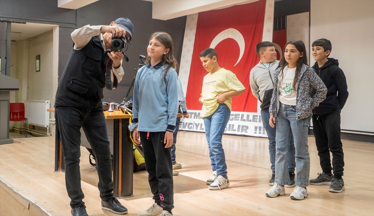 Kütahya’da öğrencilere fotoğrafçılık eğitimi veriliyor