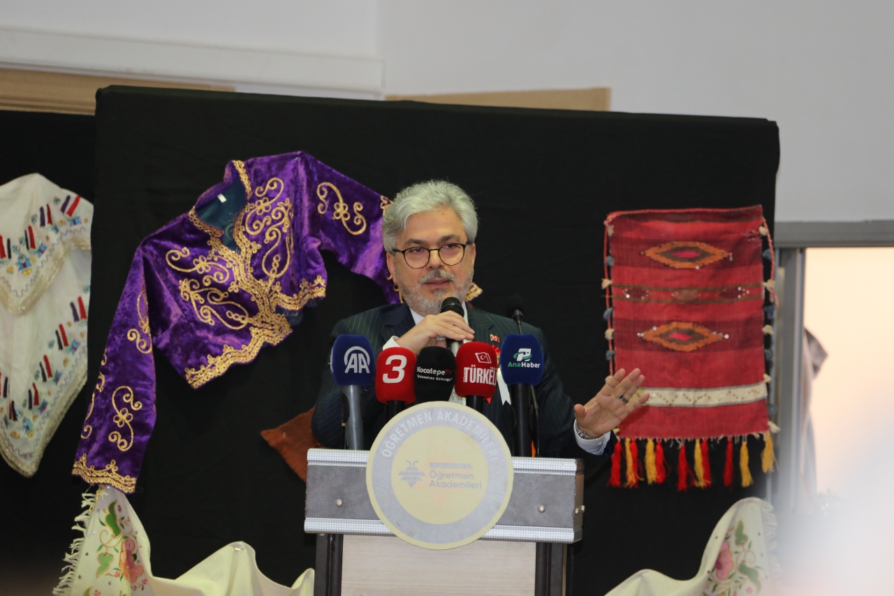 Afyonkarahisar'da "Öğretmen Akademileri Kapanış Programı" düzenlendi