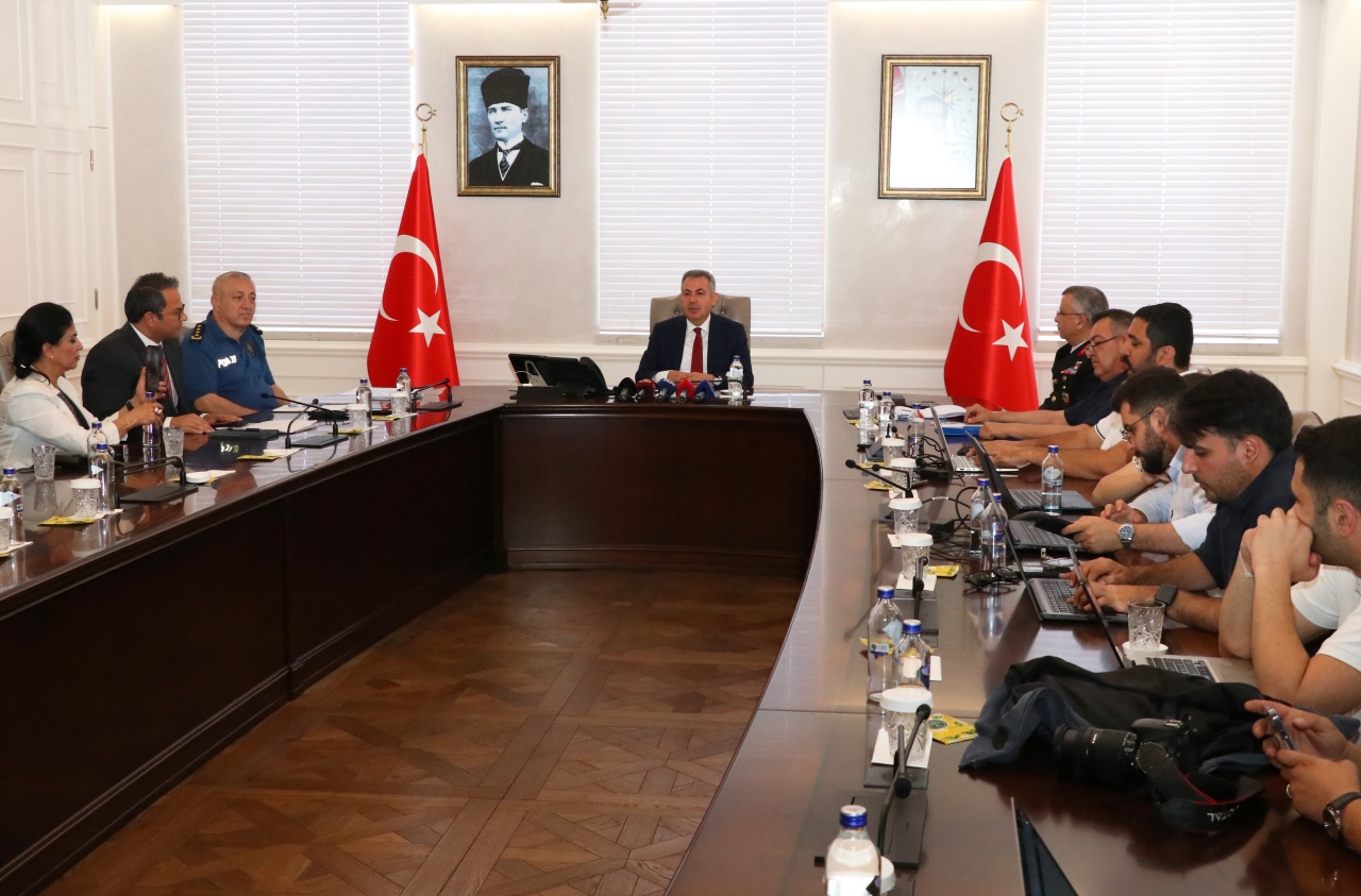 İzmir'de ilk dört ayda 75 suç örgütü çökertildi