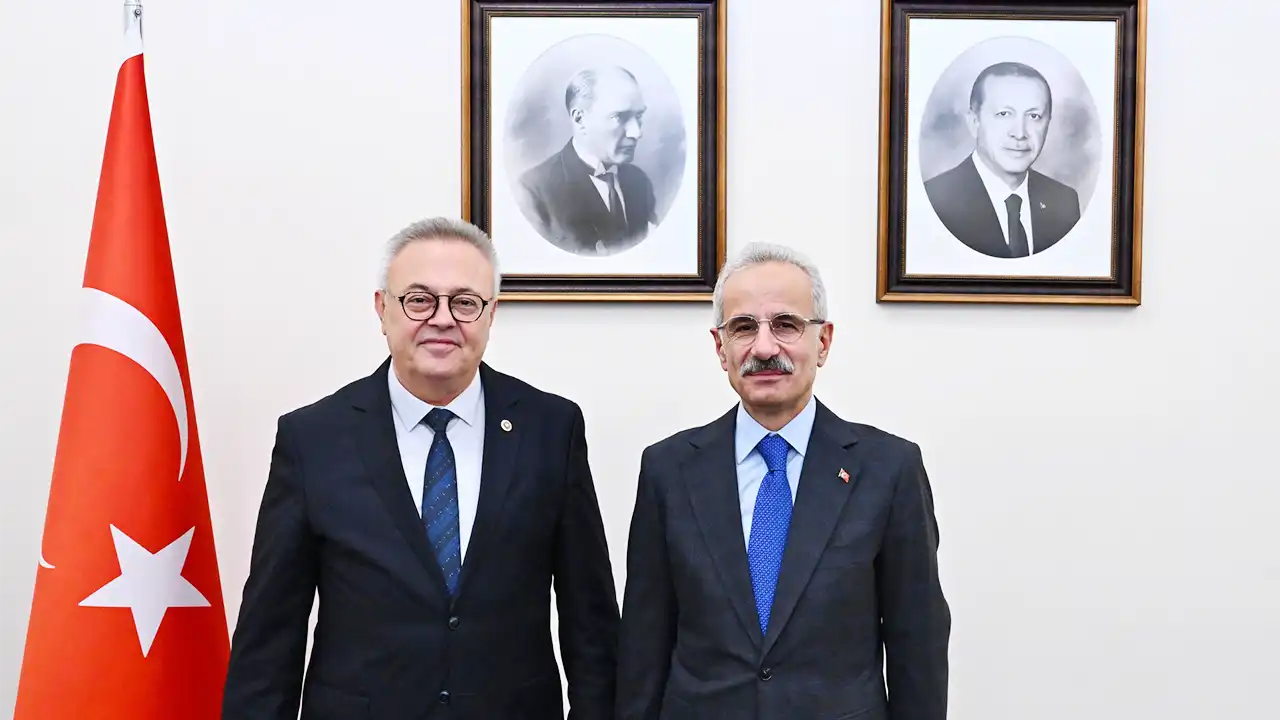 CHP'li Vekilden Bakan Uraloğlu'na Süpriz Ziyaret