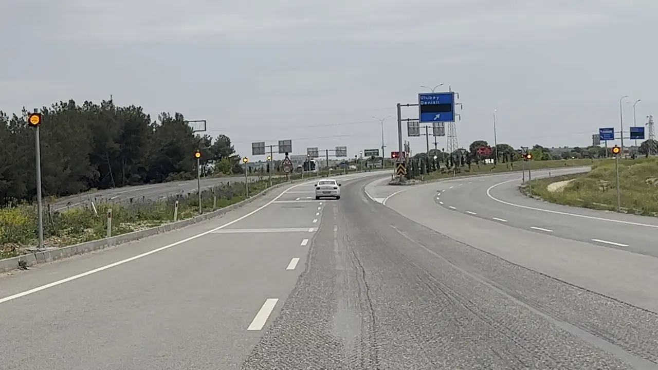 Uşak'taki Ölüm Kavşağına Sinyalize Sarı Işık Konuldu!
