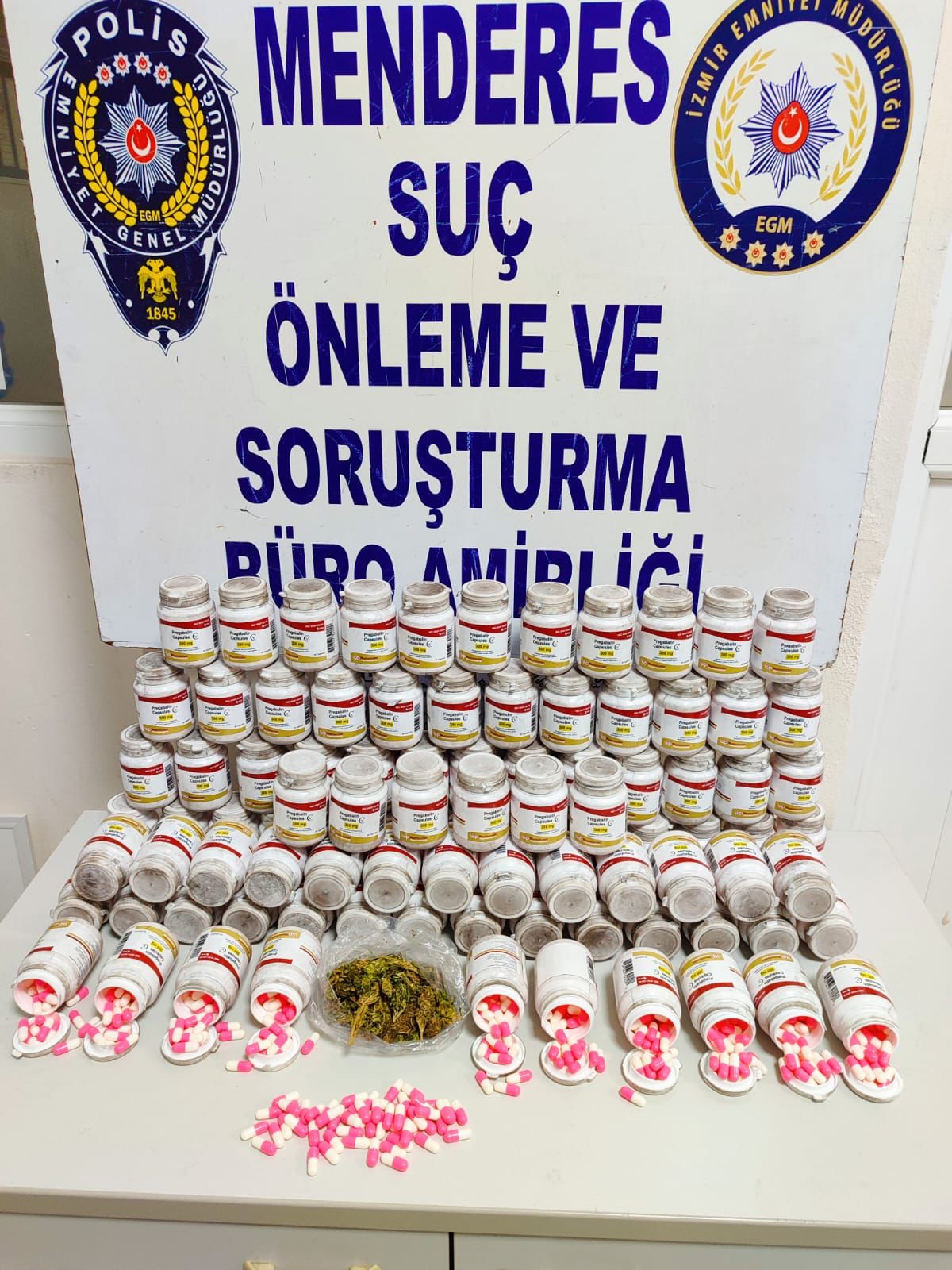 İzmir'de uyuşturucu operasyonunda yakalanan şüpheli tutuklandı